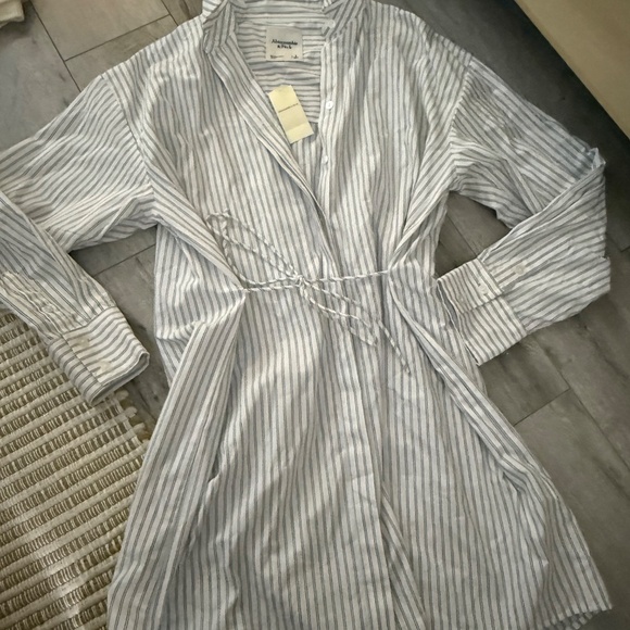 Abercrombie Long-Sleeve Mini Shirt Dress *NWT* - Picture 3 of 4